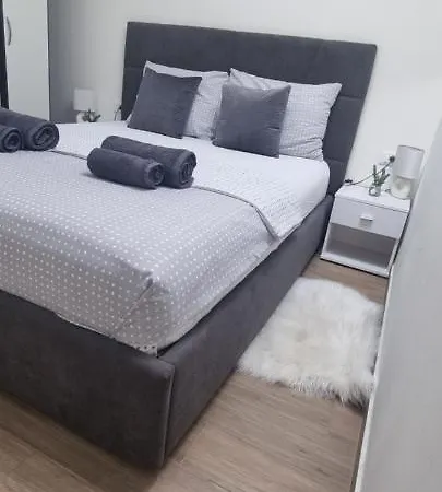 Apartman Nina アパート *