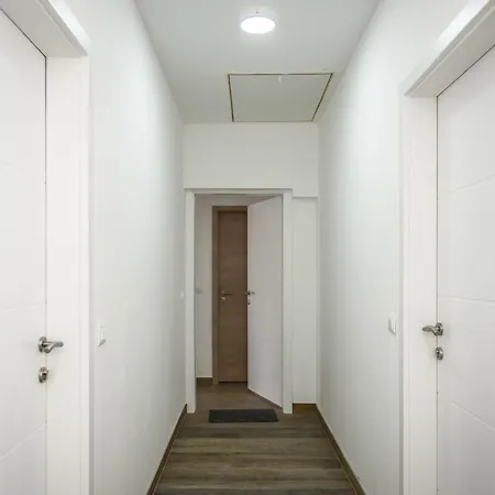Apartment Apartman Nina