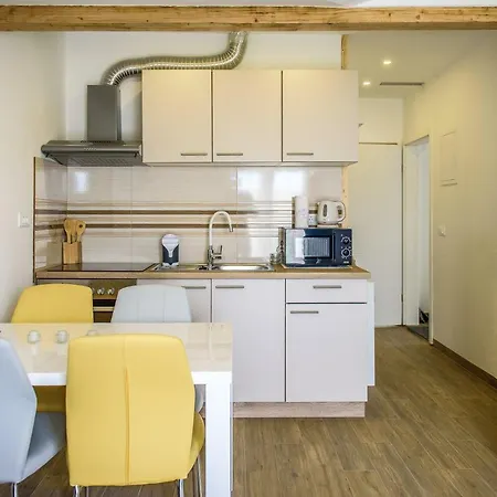Apartment Apartman Nina